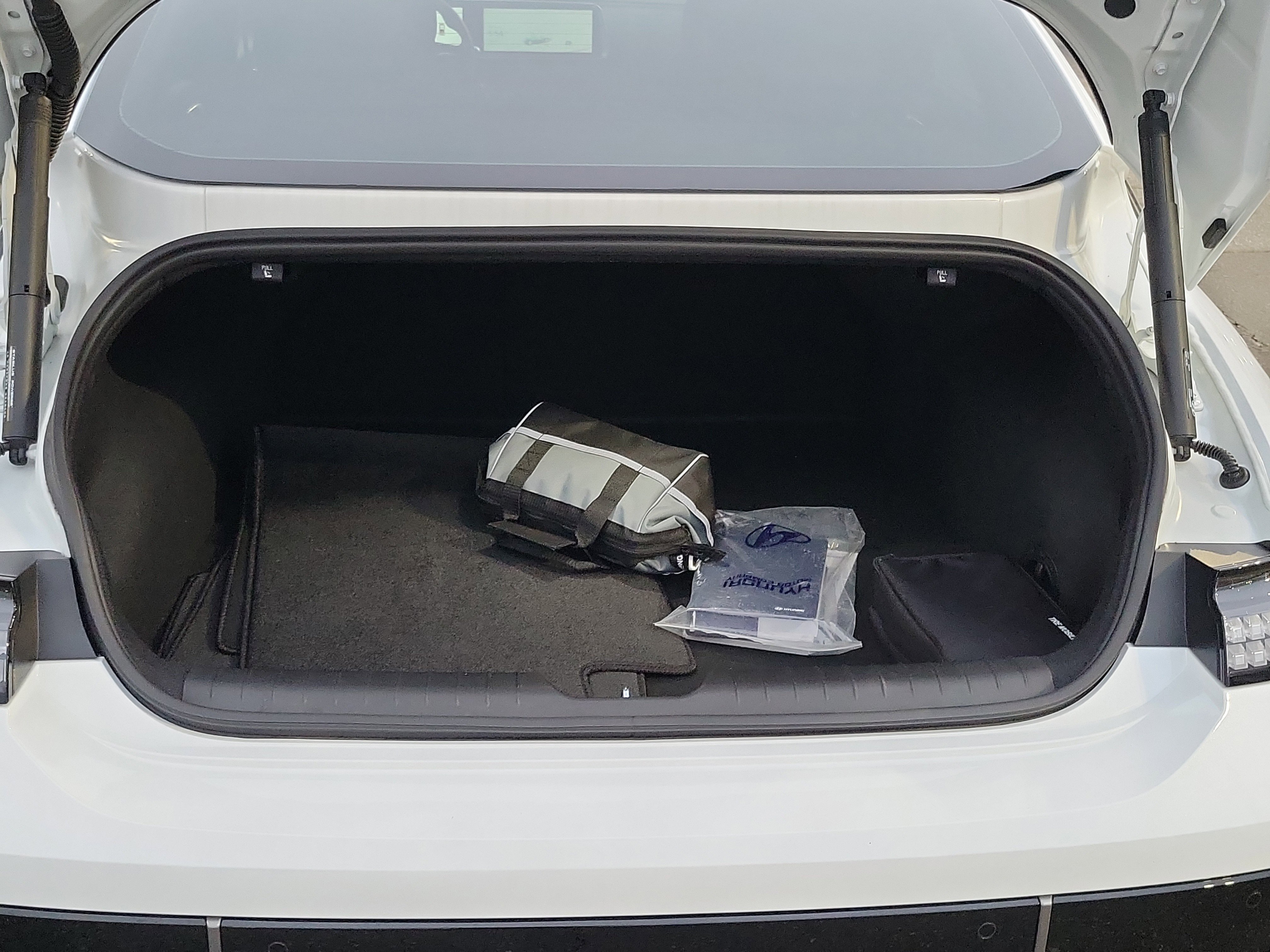 Certified 2025 Hyundai Ioniq 6 SE image 17