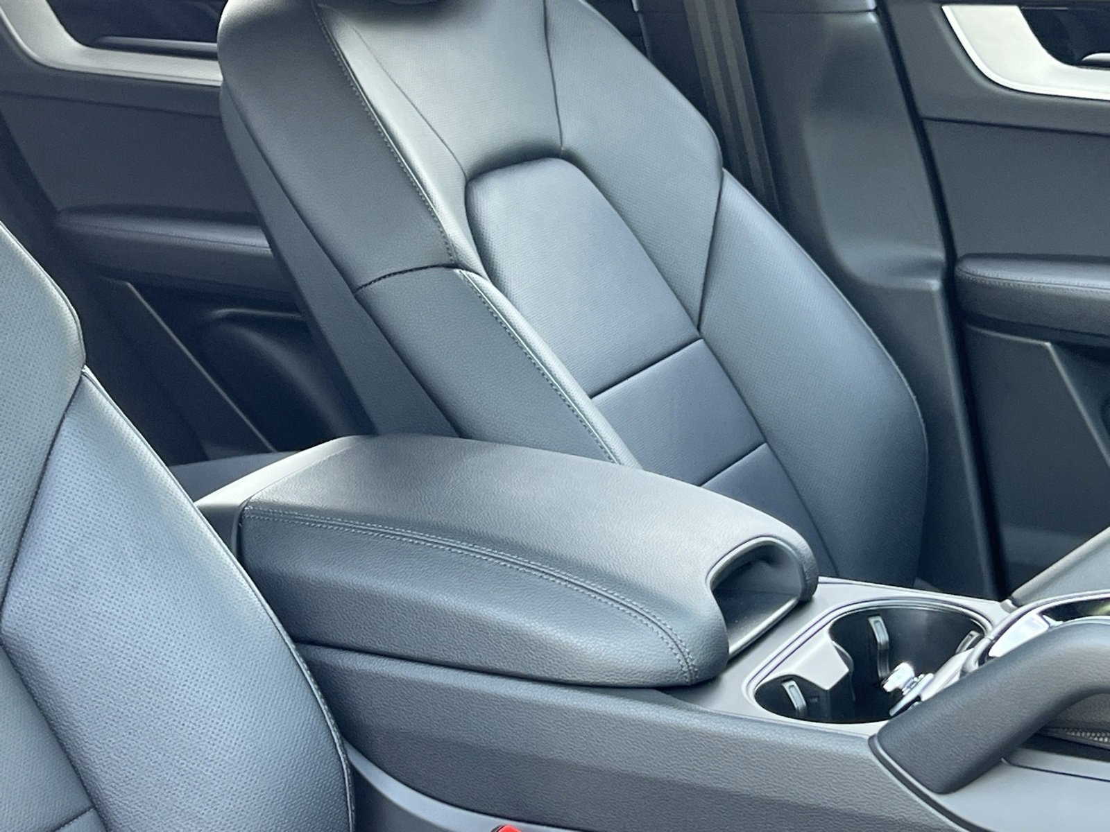 New 2025 Porsche Cayenne image 43