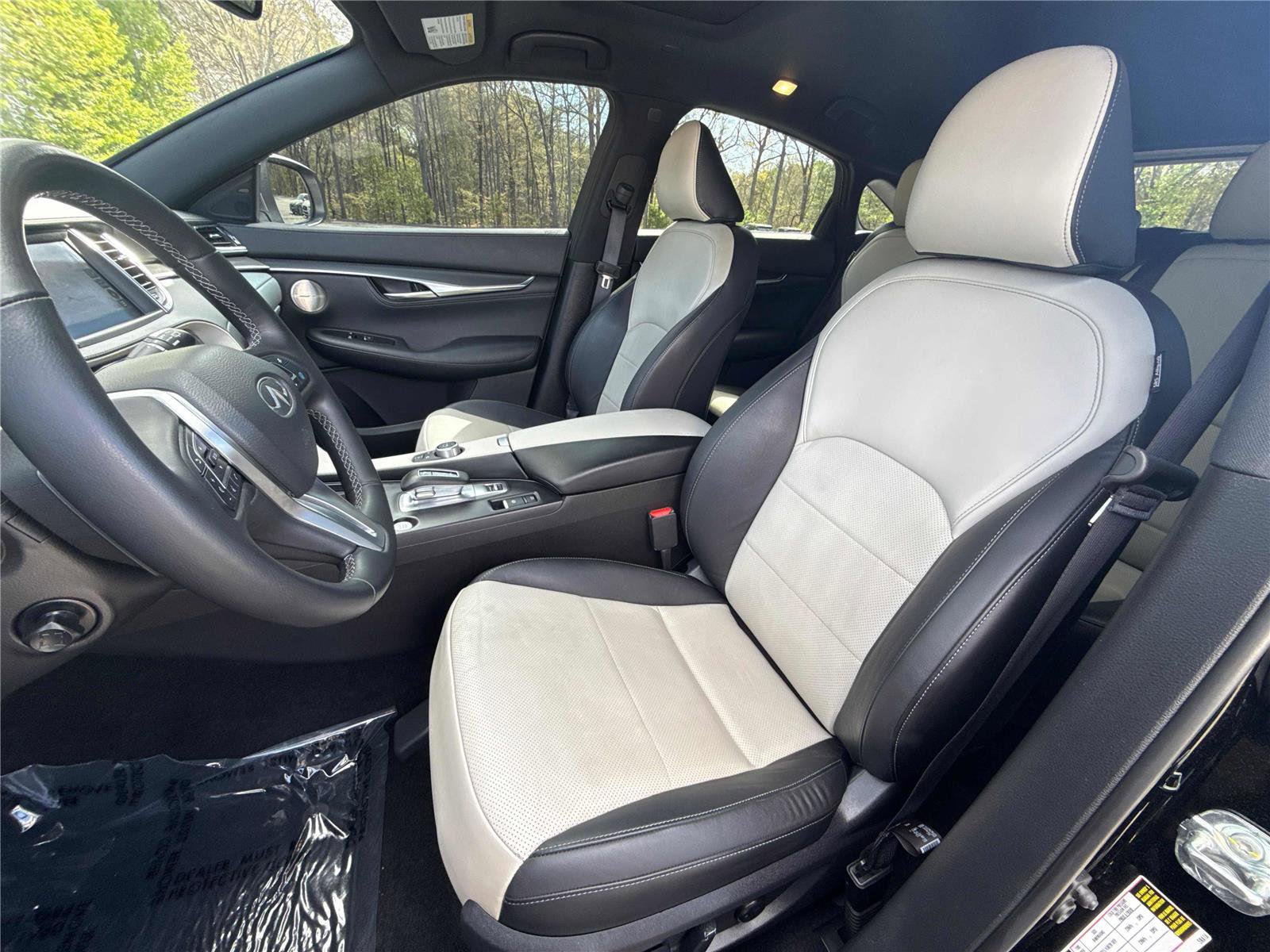 Certified 2025 INFINITI QX55 Essential w/ Accent Package image 11