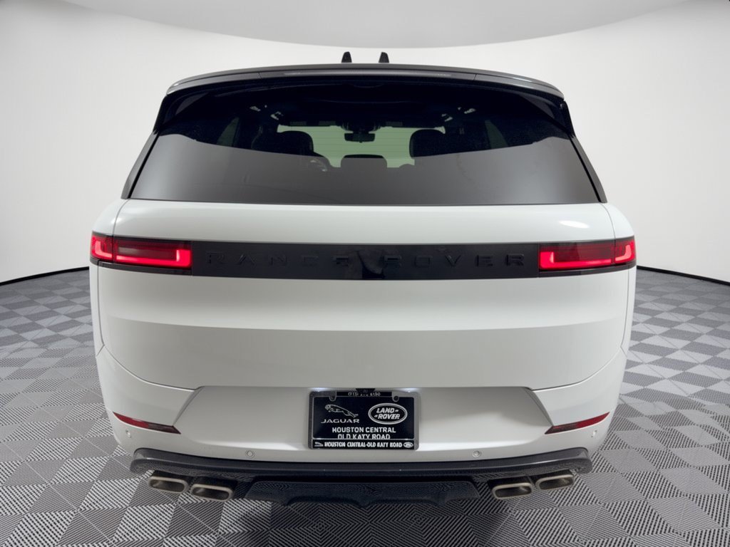 New 2026 Land Rover Range Rover Sport Dynamic SE AWD/4WD image 11