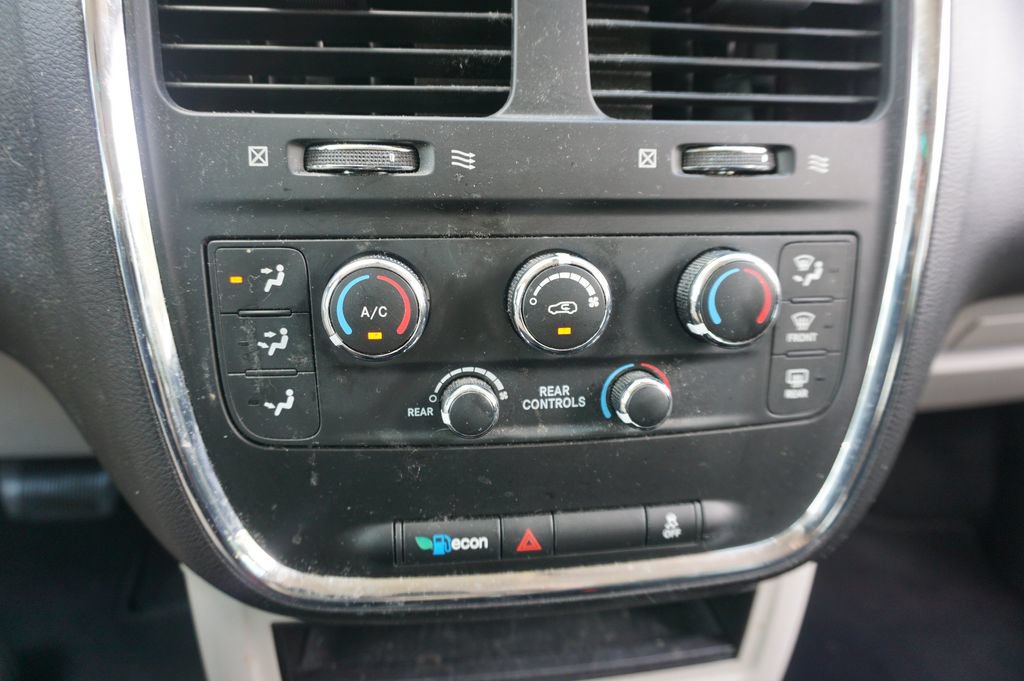 Used 2019 Dodge Grand Caravan SE FWD image 11