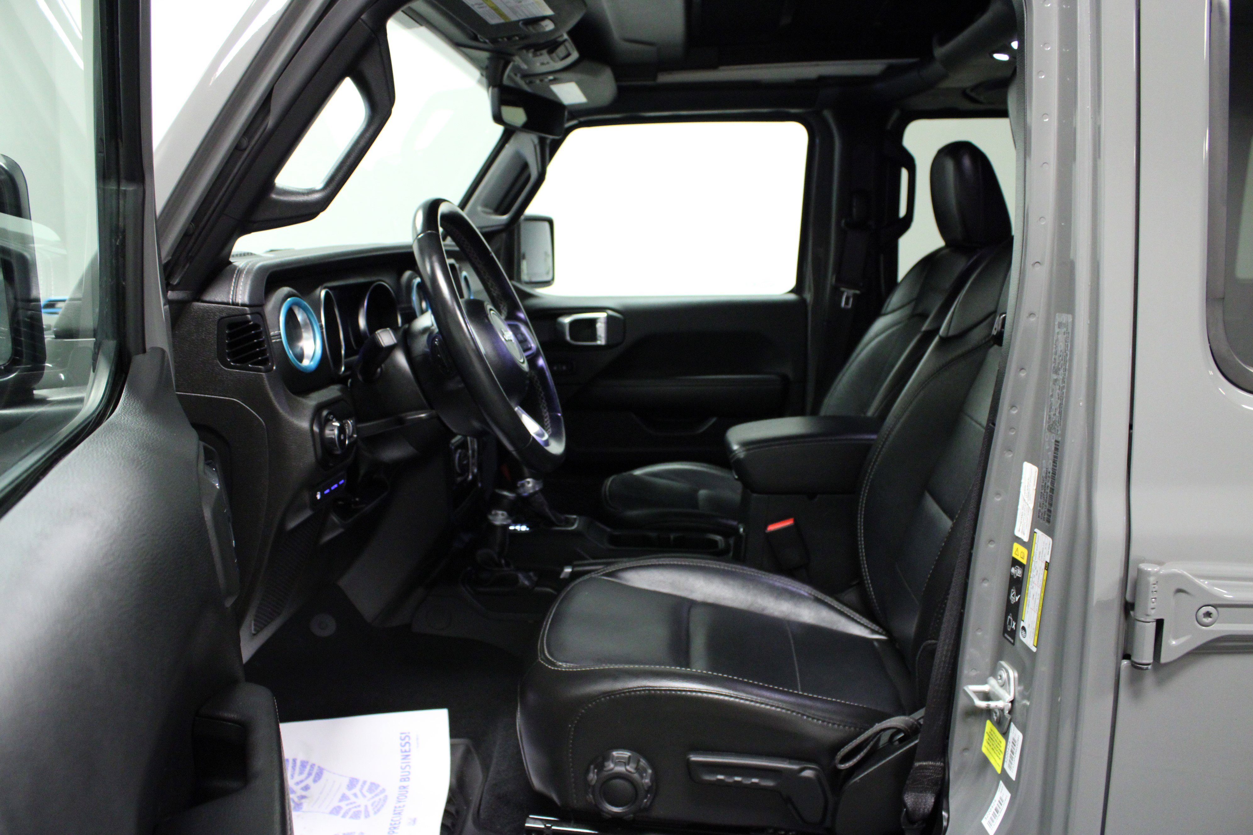 Used 2022 Jeep Wrangler Unlimited Sahara image 12