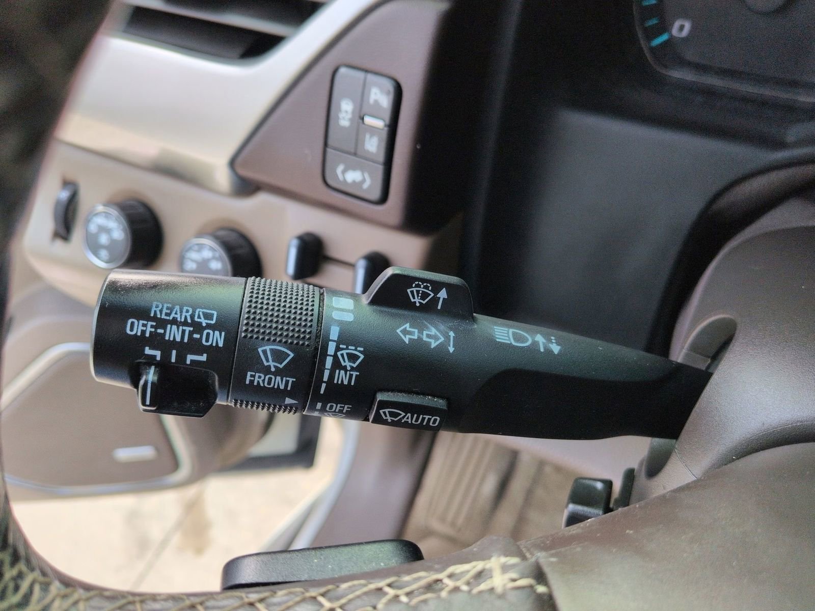 Used 2015 Chevrolet Suburban LTZ image 63