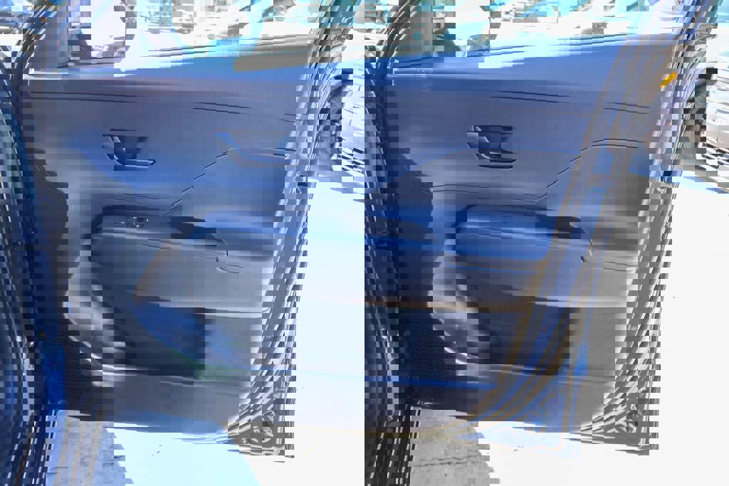 New 2026 Hyundai Kona SE image 12