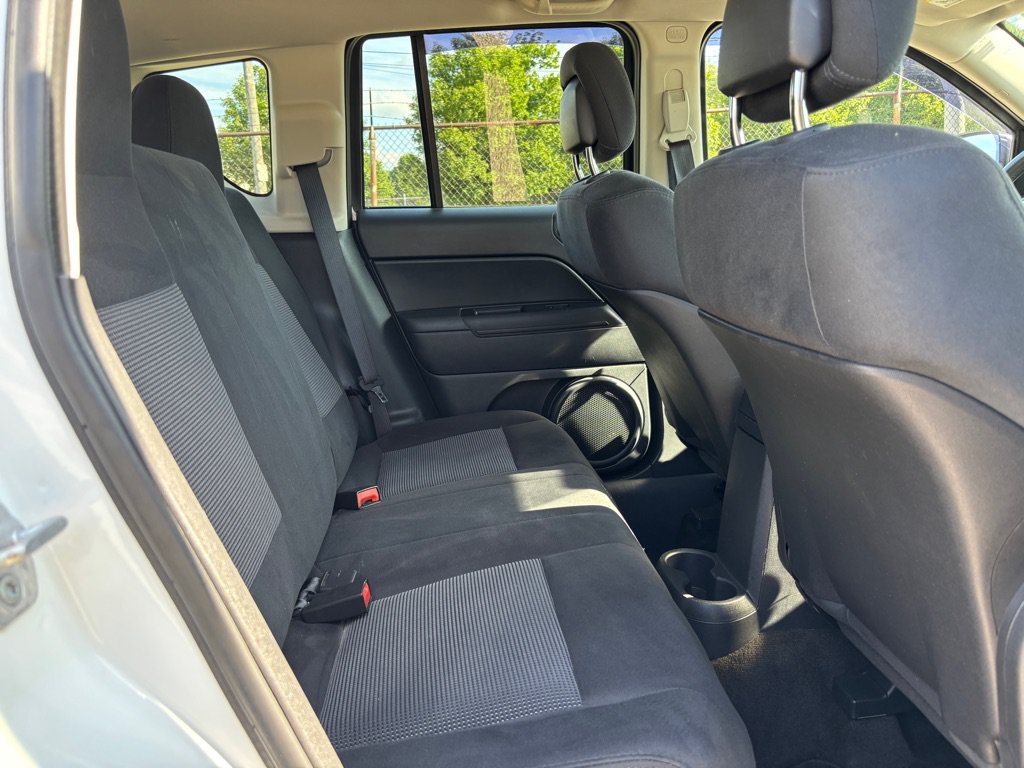Used 2013 Jeep Compass Latitude AWD/4WD image 12