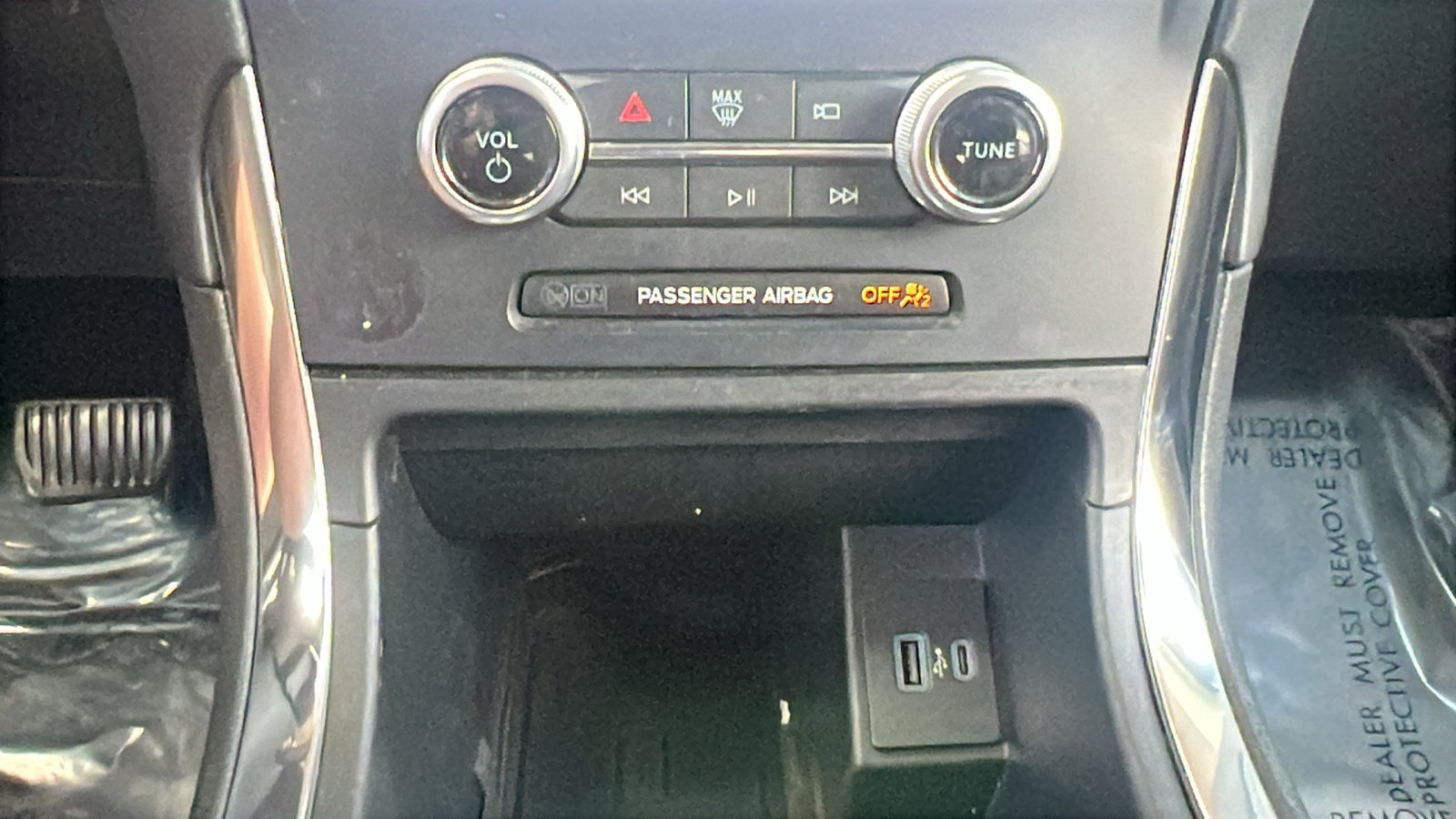 Used 2022 Ford Edge Titanium image 25