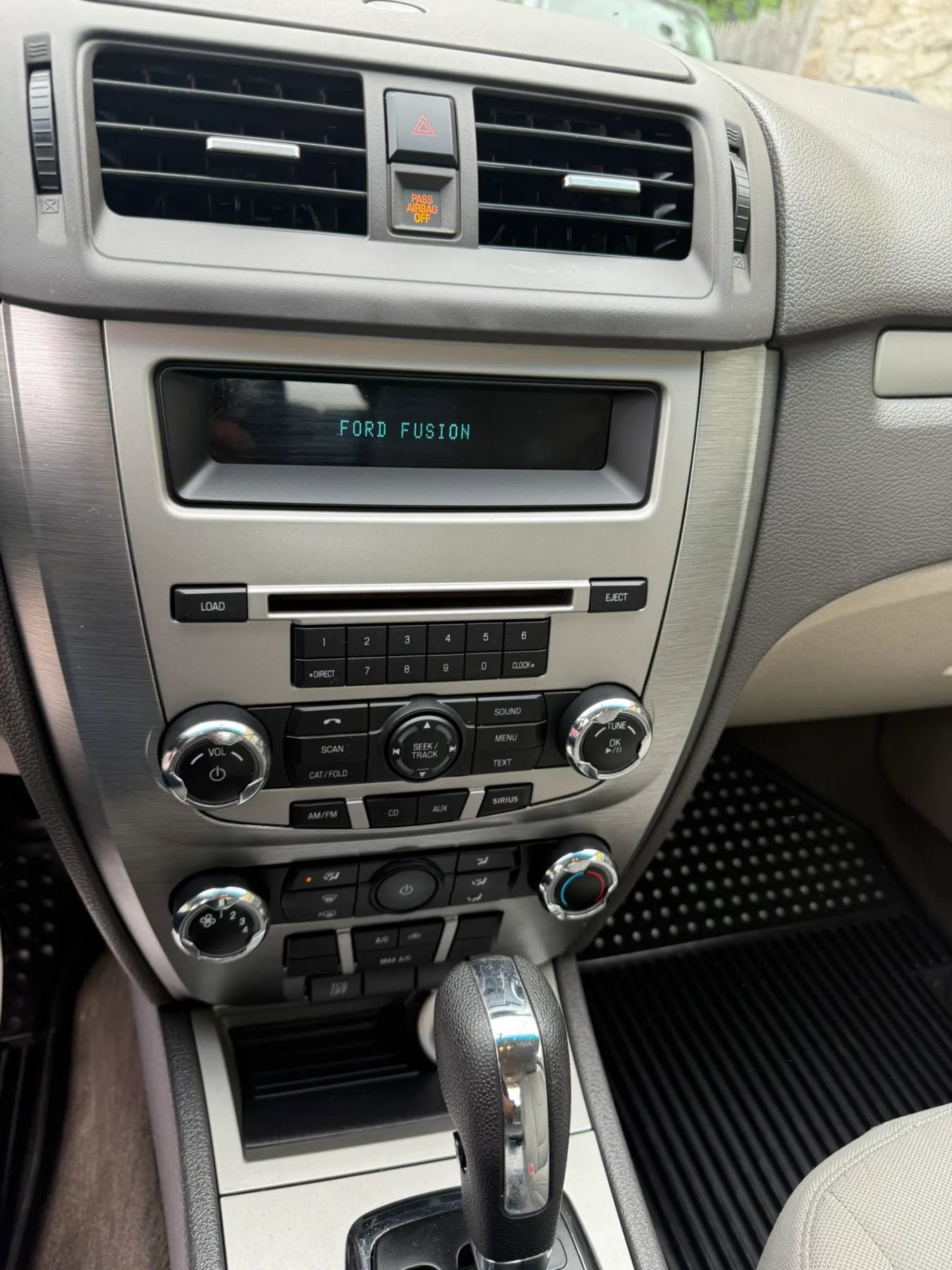 Used 2011 Ford Fusion SE FWD image 32