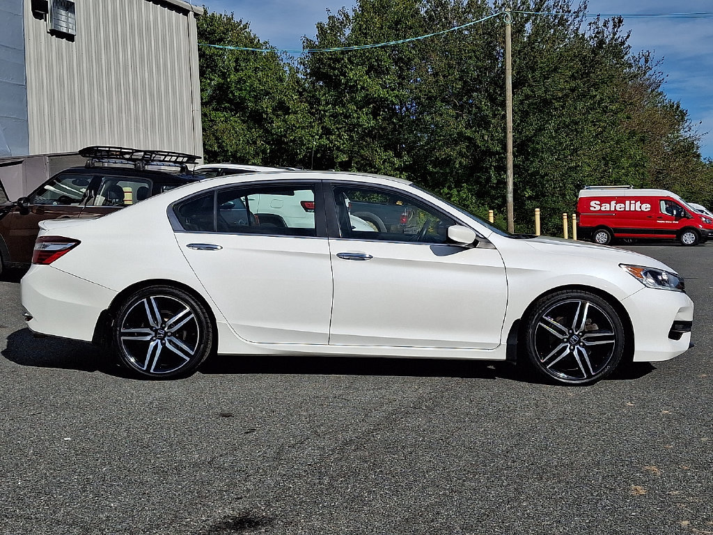 Used 2017 Honda Accord Sport image 7