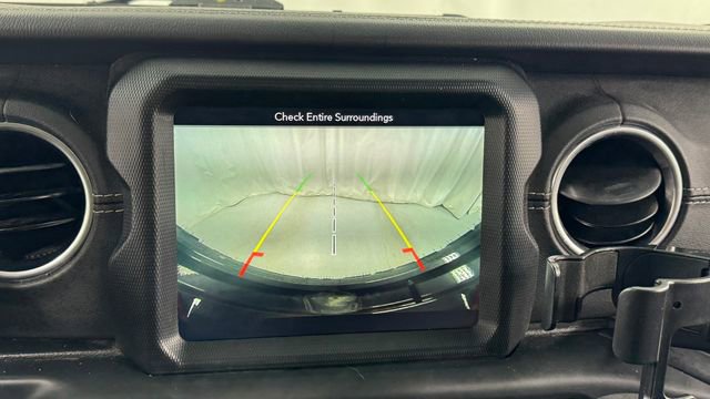 Used 2019 Jeep Wrangler Unlimited Sahara AWD/4WD image 26
