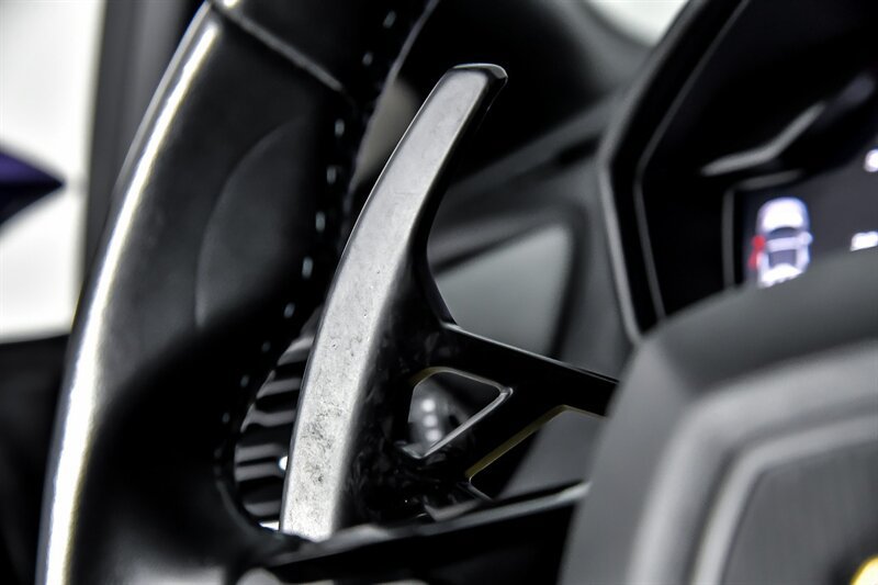 Used 2021 Lamborghini Huracan EVO RWD image 29