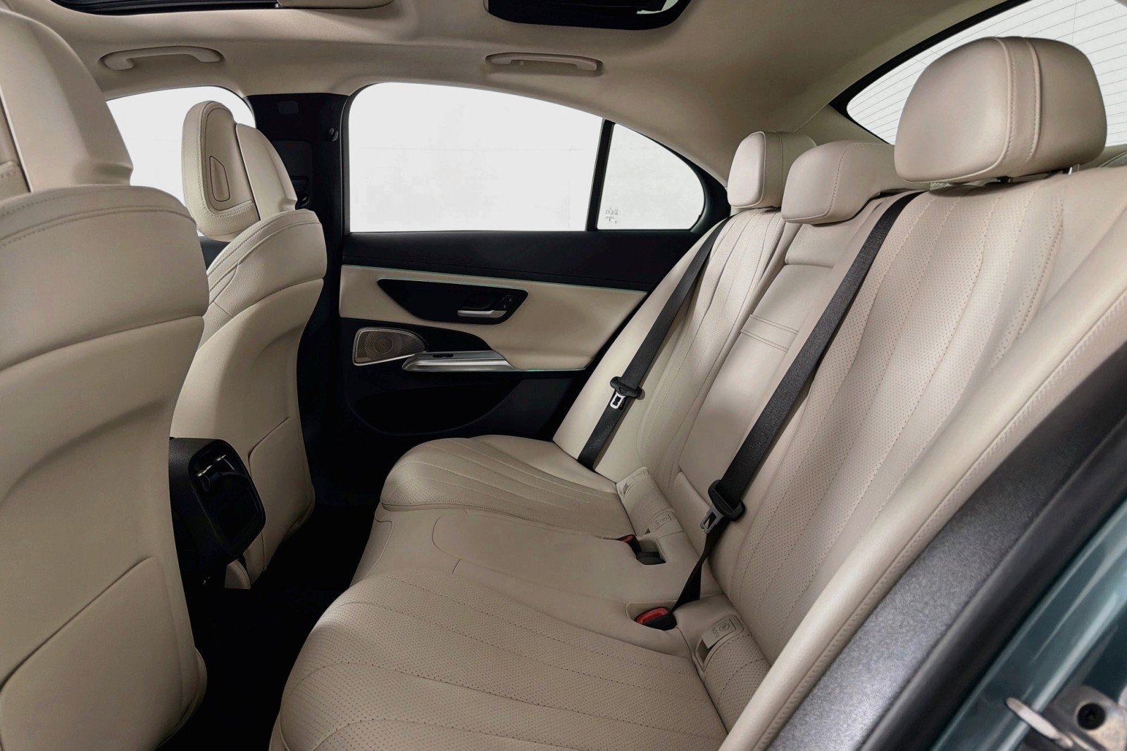 Certified 2024 Mercedes-Benz E 350 4MATIC Sedan image 9