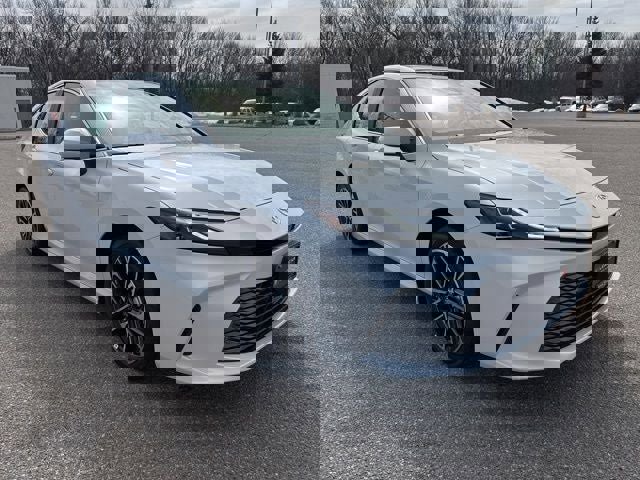 Used 2026 Toyota Camry XLE image 2