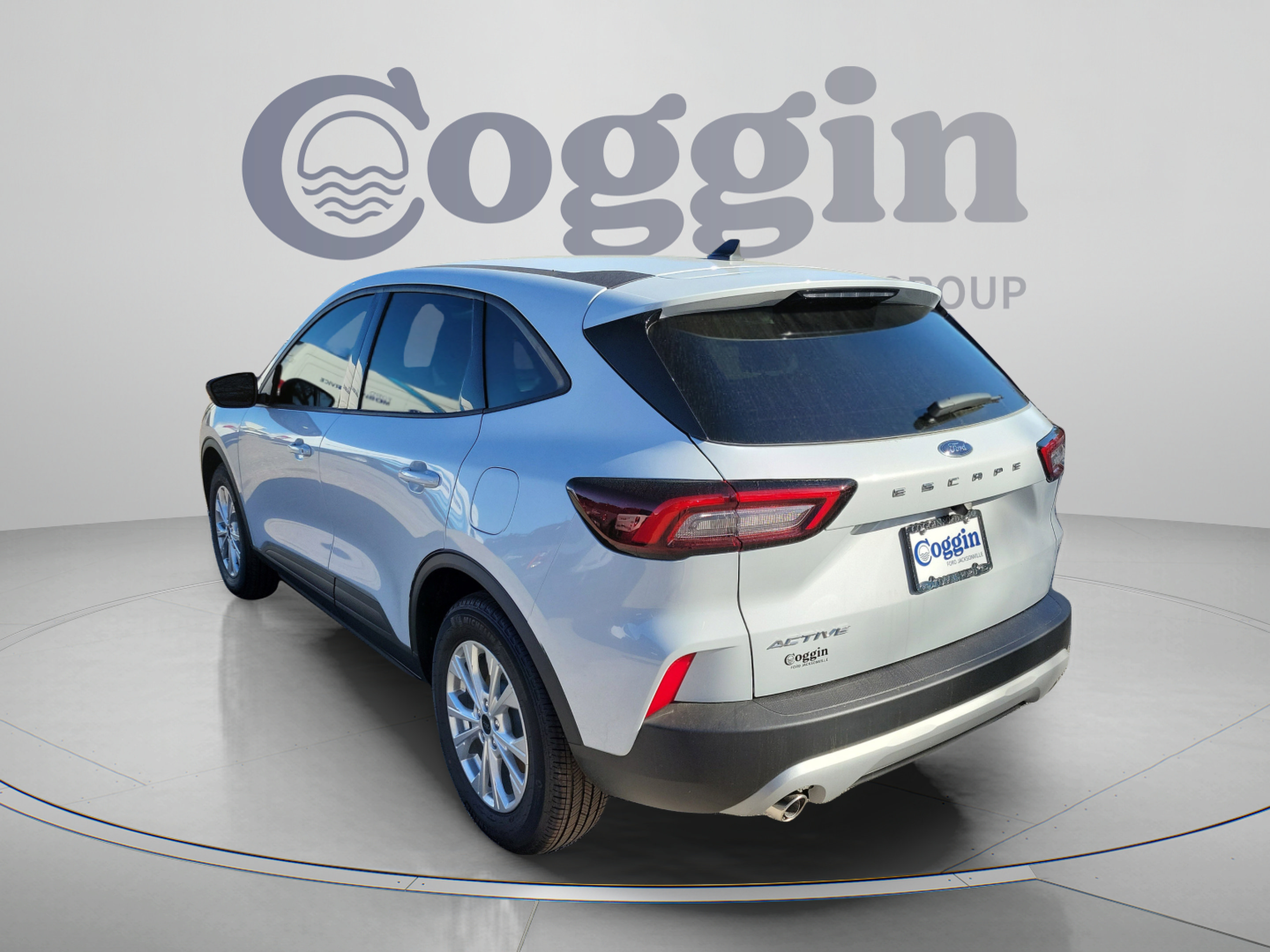 New 2026 Ford Escape Active w/ Cold Weather Package FWD image 3