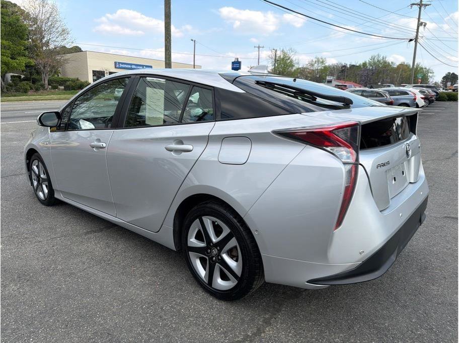 Used 2017 Toyota Prius Four Touring w/ Premium Convenience Package image 4