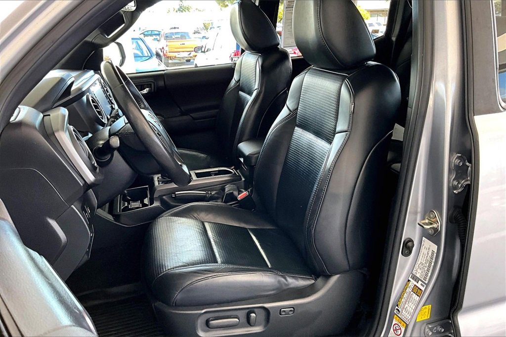 Used 2020 Toyota Tacoma TRD Sport image 22