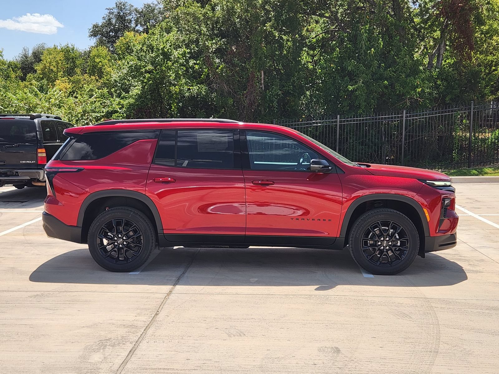 New 2026 Chevrolet Traverse LT w/ Midnight/Sport Edition FWD image 7