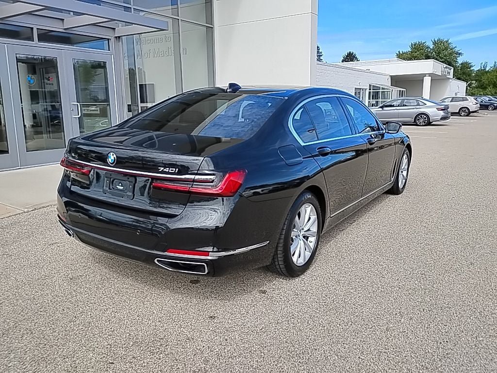 Used 2020 BMW 740i xDrive AWD/4WD image 3