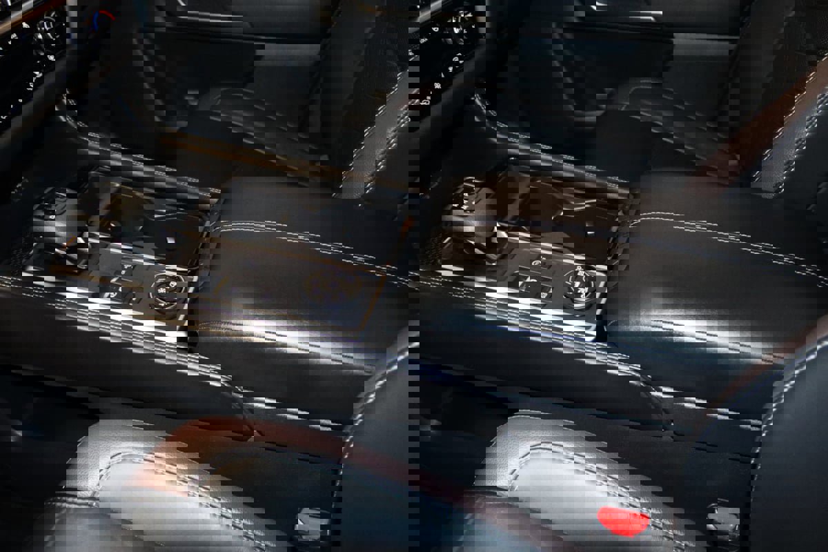 Used 2022 Nissan Pathfinder Platinum w/ Cargo Package image 39