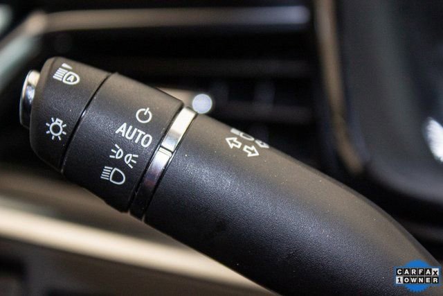 Used 2025 Cadillac XT6 Premium Luxury image 29