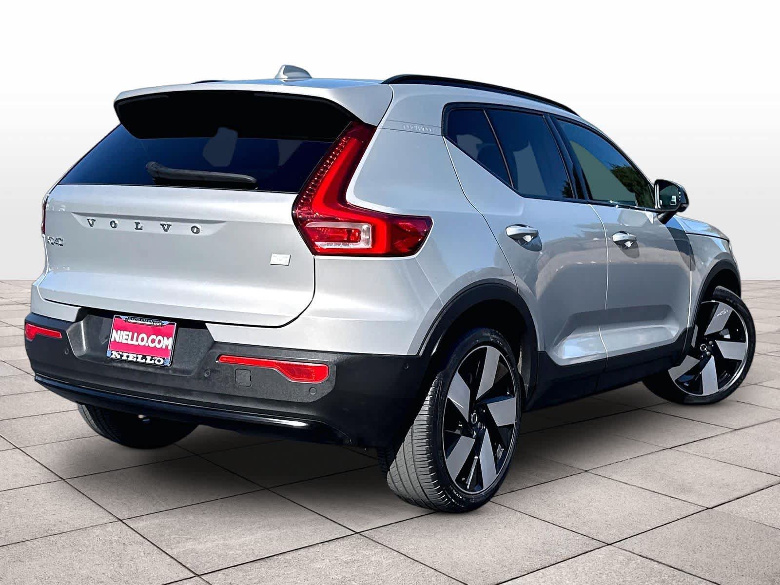 Used 2023 Volvo XC40 Recharge Ultimate AWD/4WD image 16