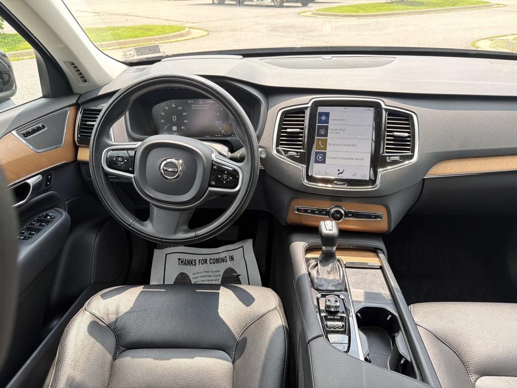 Used 2021 Volvo XC90 T6 Momentum w/ Advanced Package AWD/4WD image 2