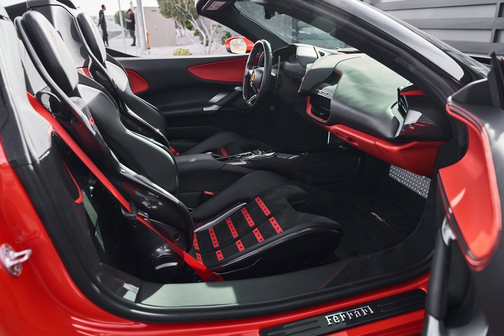 Used 2022 Ferrari SF90 Spider image 36