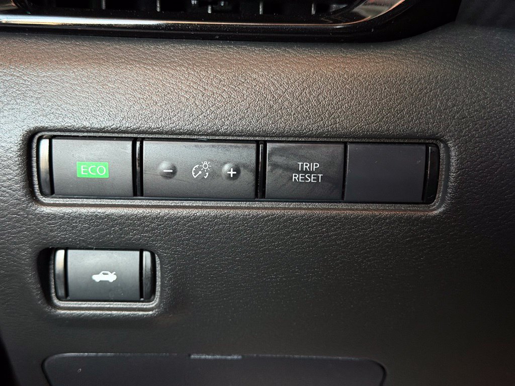 Certified 2022 Nissan Sentra SV FWD image 27