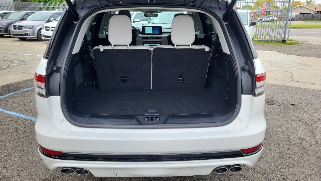 Used 2025 Lincoln Aviator Reserve w/ Jet Appearance Package AWD/4WD image 10