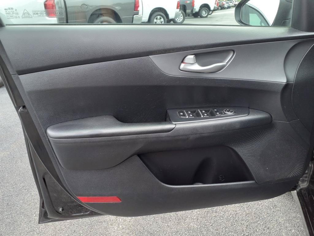 Used 2019 Kia Forte LXS FWD image 21