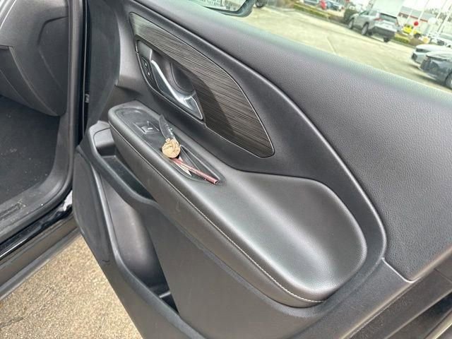 Used 2023 GMC Terrain SLT w/ Elevation Edition image 27