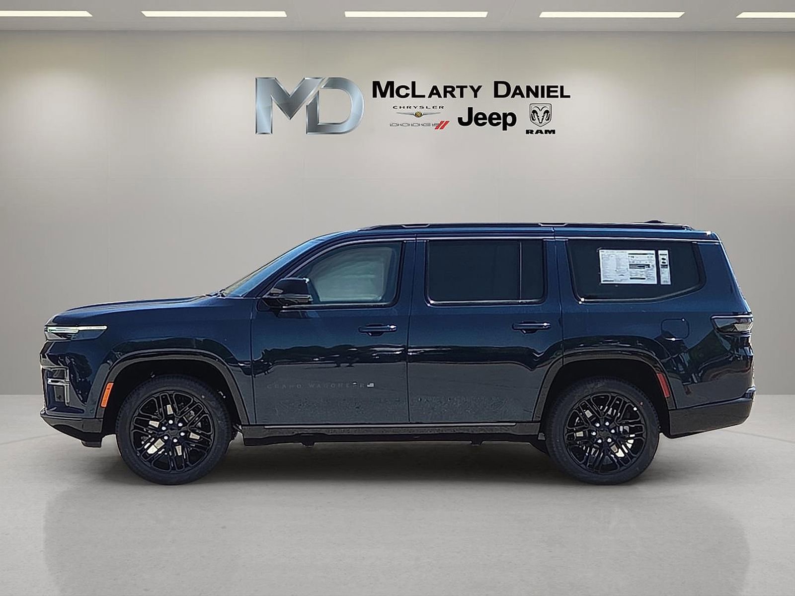 New 2026 Jeep Grand Wagoneer Limited AWD/4WD image 3