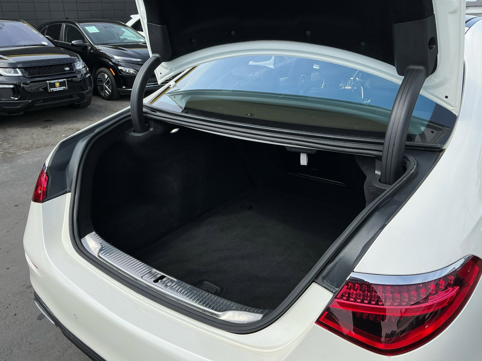 Used 2022 Mercedes-Benz S 580 4MATIC Sedan w/ AMG Line Package image 27
