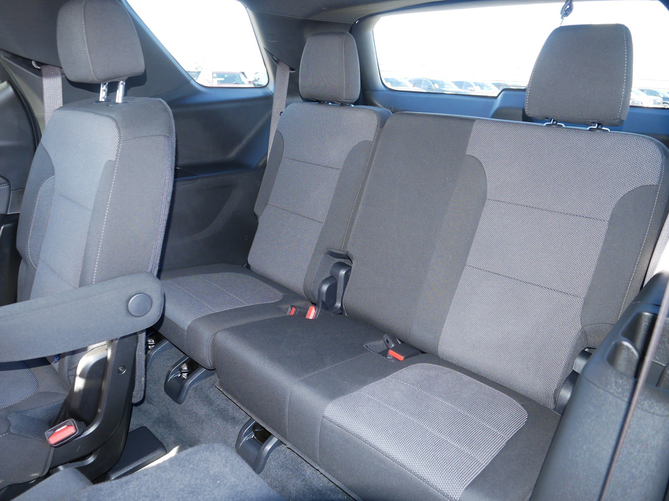 Used 2023 Chevrolet Traverse LT image 36