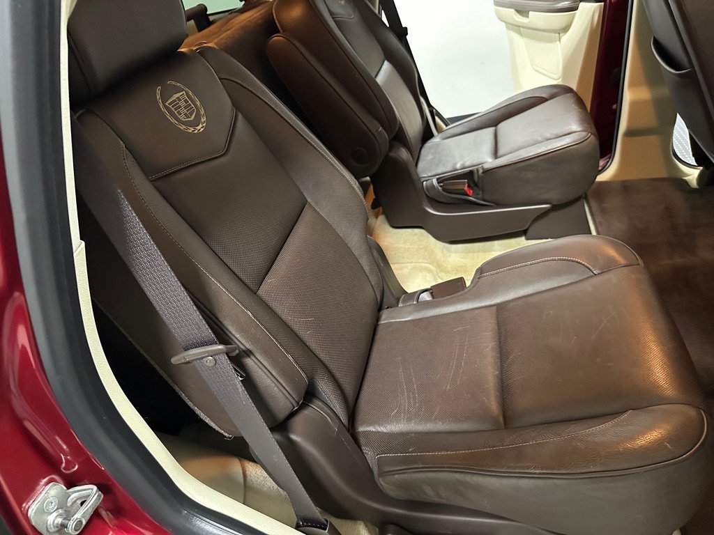 Used 2010 Cadillac Escalade Platinum AWD/4WD image 15