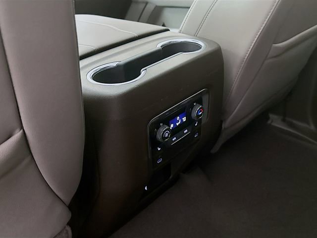 Used 2025 Chevrolet Suburban Z71 w/ Comfort Package image 28