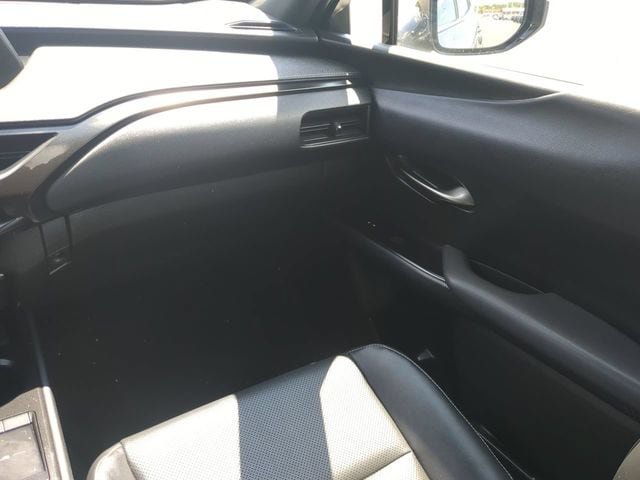 Used 2019 Lexus UX 250h w/ Premium Package AWD/4WD image 16