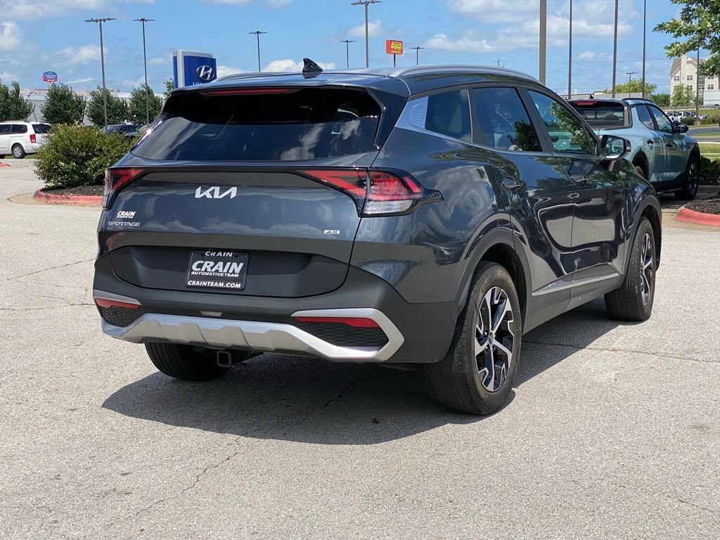 Used 2024 Kia Sportage EX AWD/4WD image 7