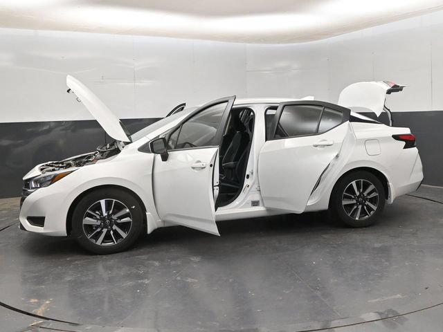 New 2025 Nissan Versa SV w/ Trunk Package FWD image 29
