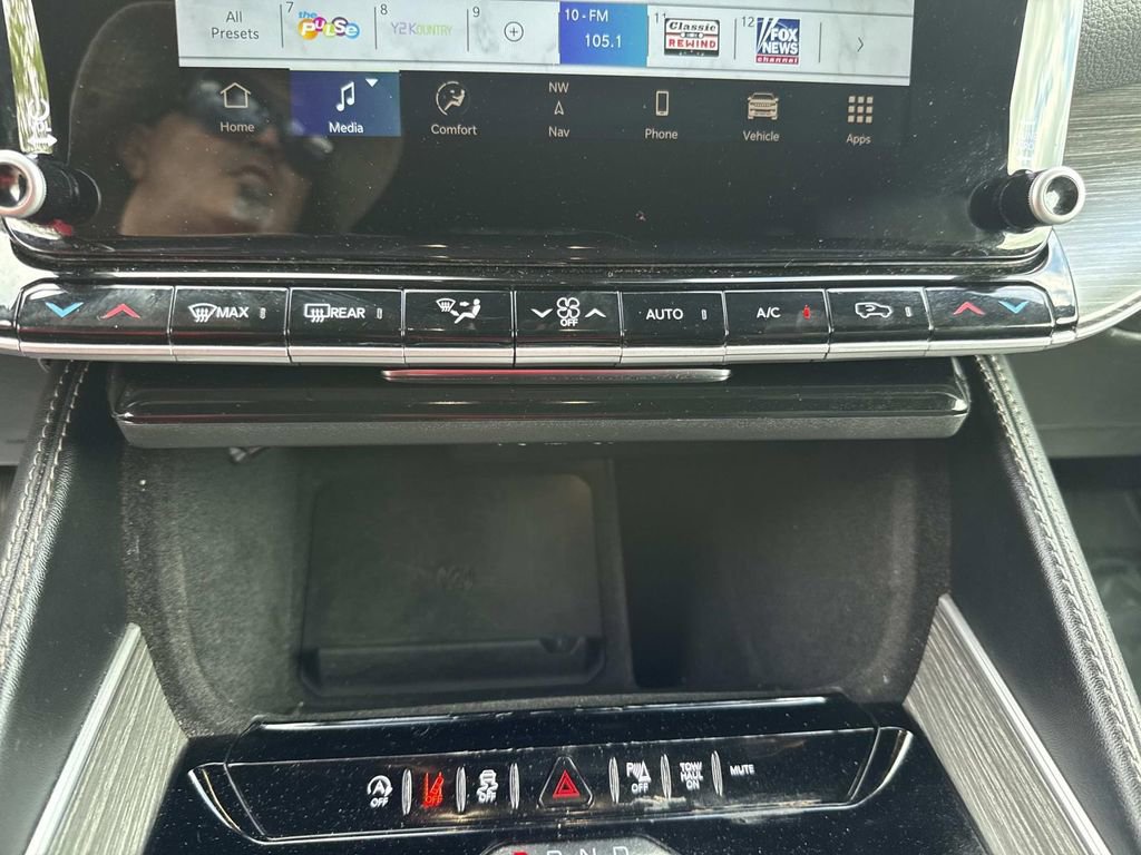 Used 2024 Jeep Wagoneer L Series II image 35