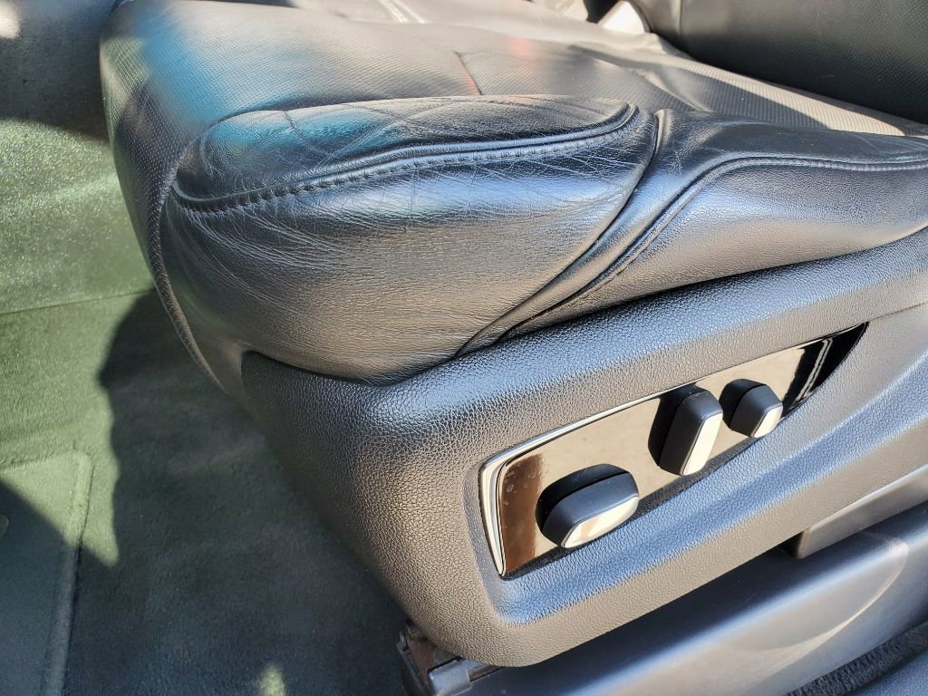 Used 2016 Cadillac Escalade Premium image 16