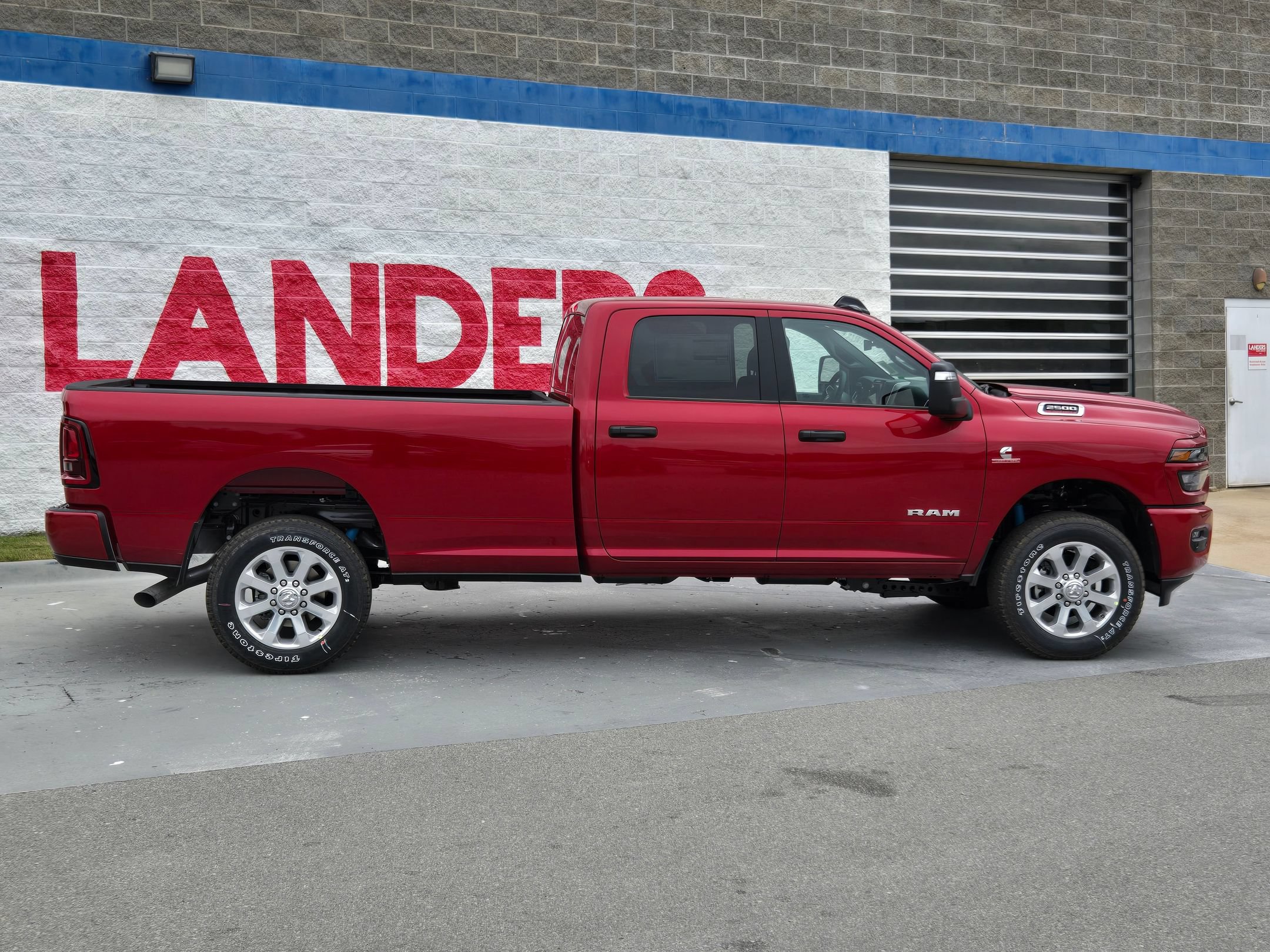 New 2026 RAM 2500 Big Horn AWD/4WD image 8
