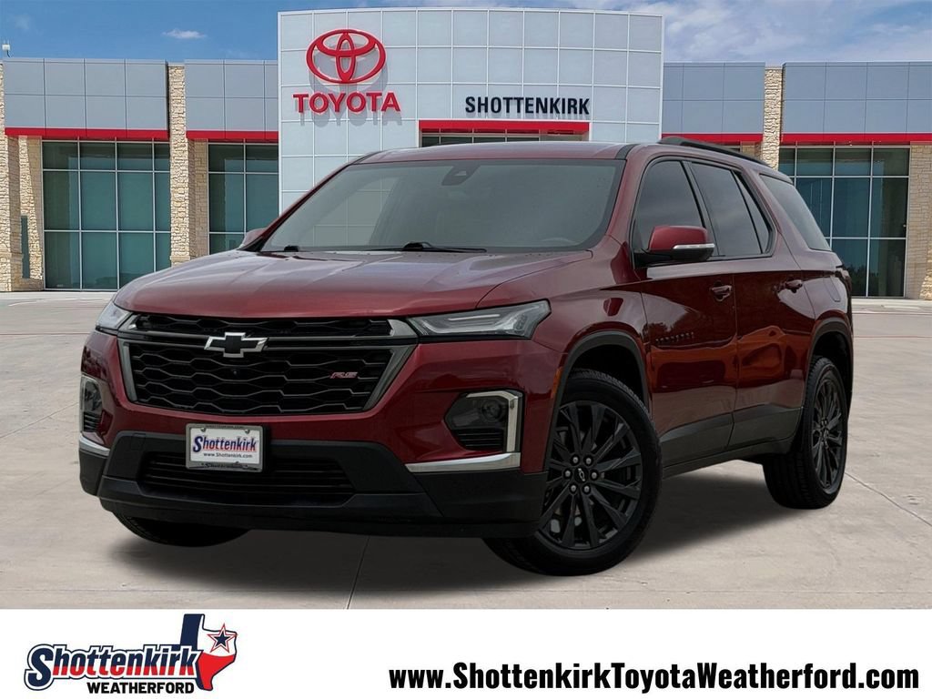 Used 2023 Chevrolet Traverse RS w/ LPO, Floor Liner Package FWD image 1