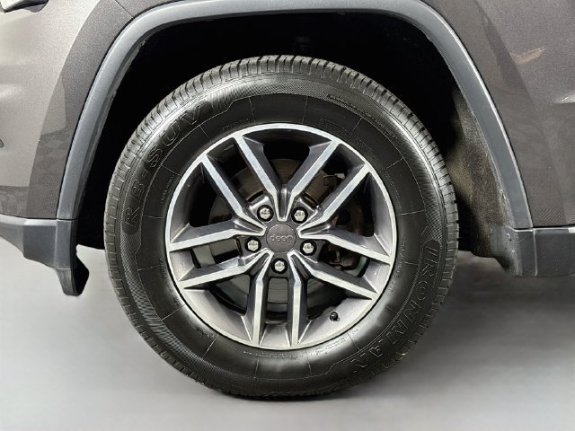 Used 2019 Jeep Grand Cherokee Limited AWD/4WD image 29