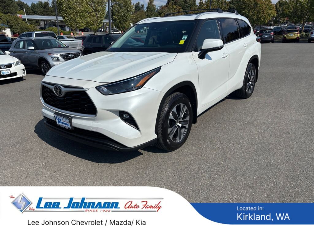 Used 2022 Toyota Highlander XLE