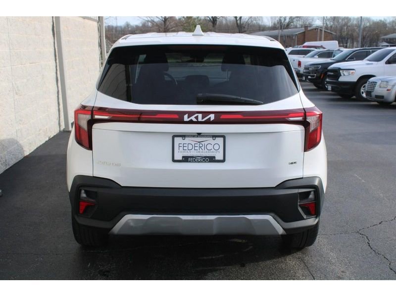 Used 2024 Kia Seltos LX image 4