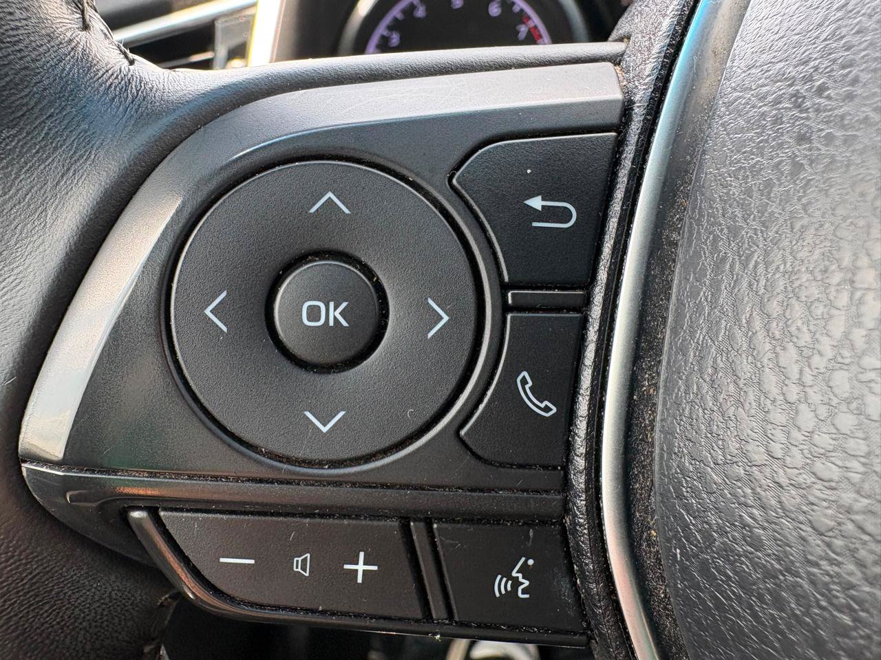 Used 2018 Toyota Camry SE w/ Moonroof Package FWD image 27