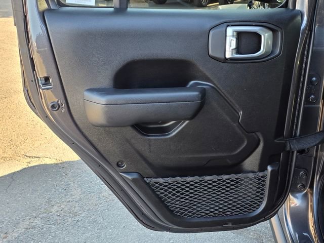 Used 2025 Jeep Wrangler Unlimited Rubicon w/ Convenience Group AWD/4WD image 21