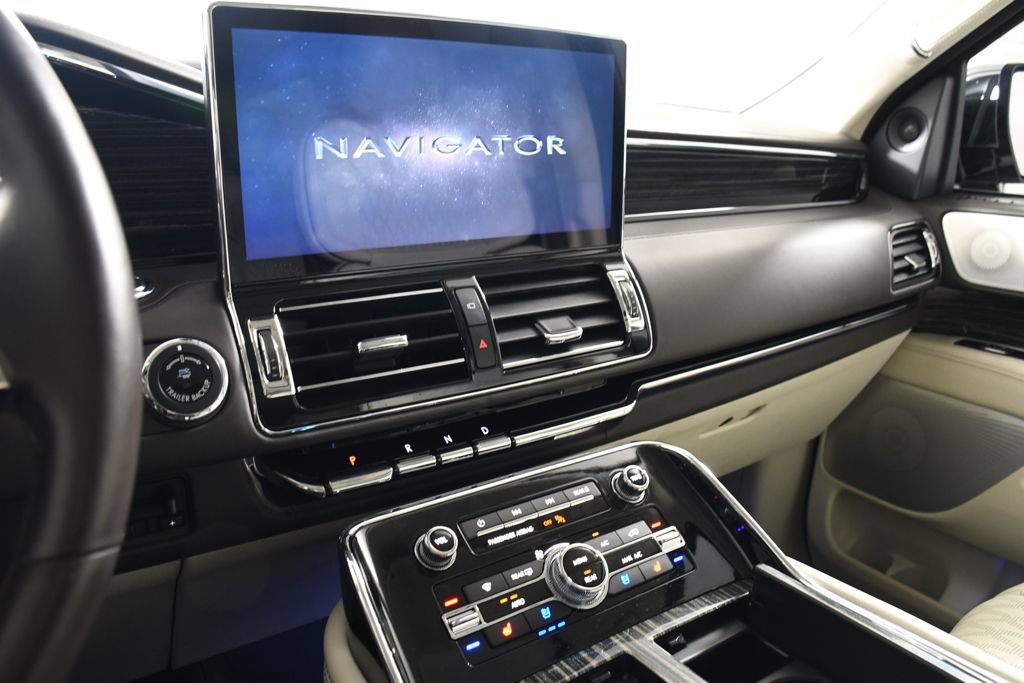 Used 2022 Lincoln Navigator L Black Label AWD/4WD image 30