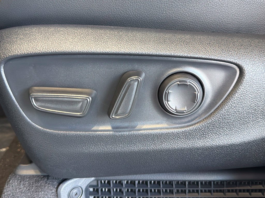 New 2026 Toyota Sienna XLE Woodland Edition AWD/4WD image 17