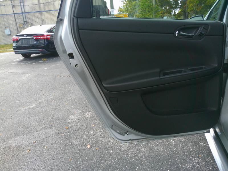 Used 2011 Chevrolet Impala LTZ FWD image 22